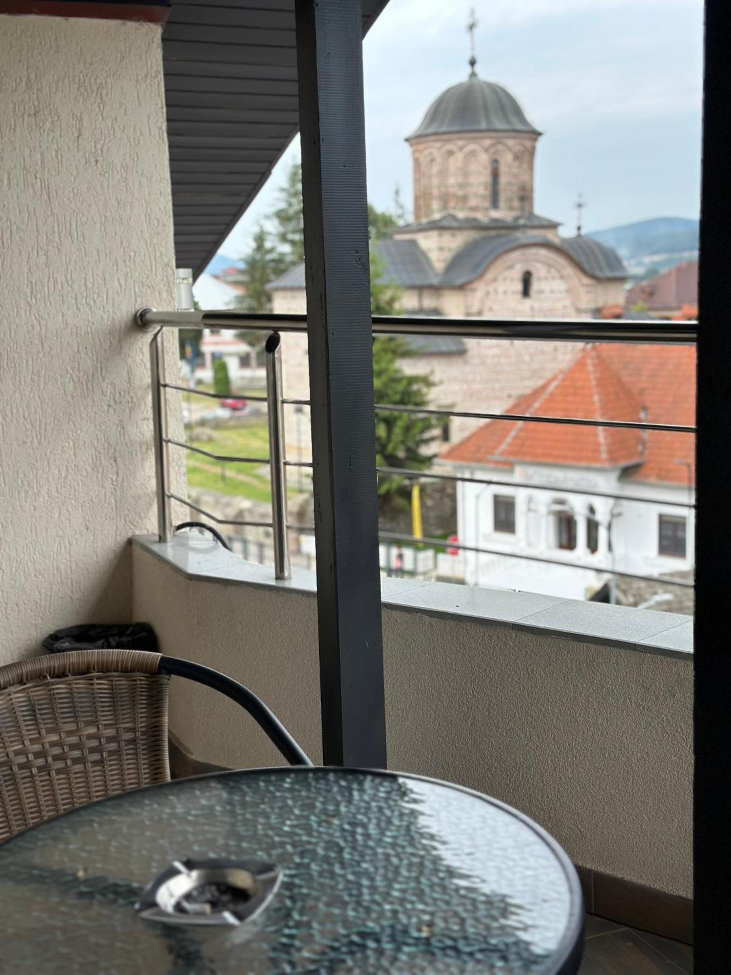 Hotel Thr Center Curtea De Arges Exterior photo