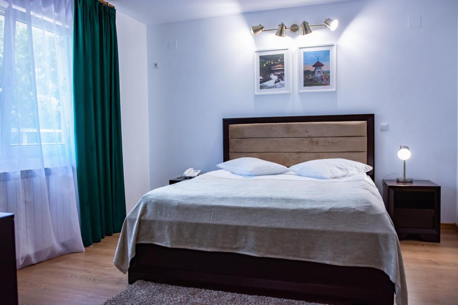 Hotel Thr Center Curtea De Arges Exterior photo