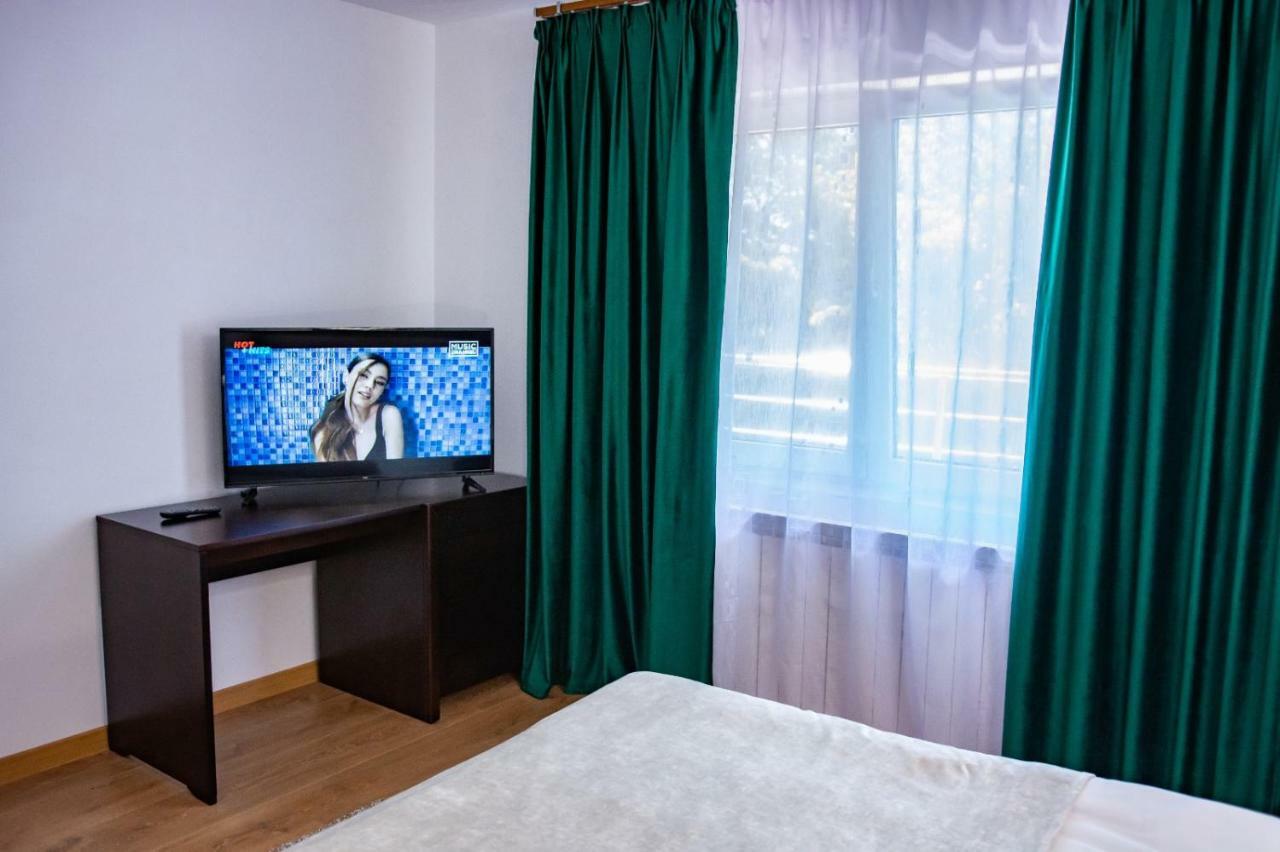 Hotel Thr Center Curtea De Arges Exterior photo